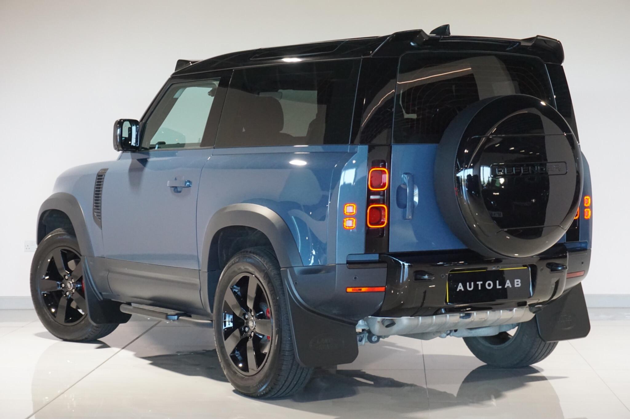 Land Rover Defender 90 2.0 P300 SE SUV 3dr Petrol Auto 4WD Euro 6 (s/s) (300 ps)